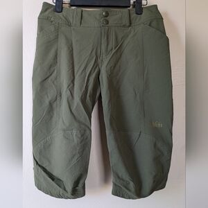 REI Bermuda Shorts, Lightweight, Outdoor Cargo, Olive Green, Size 0